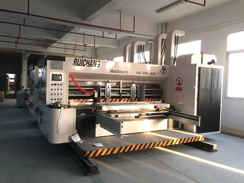 《一口气看完偷渡的女人》午夜高清完整版4